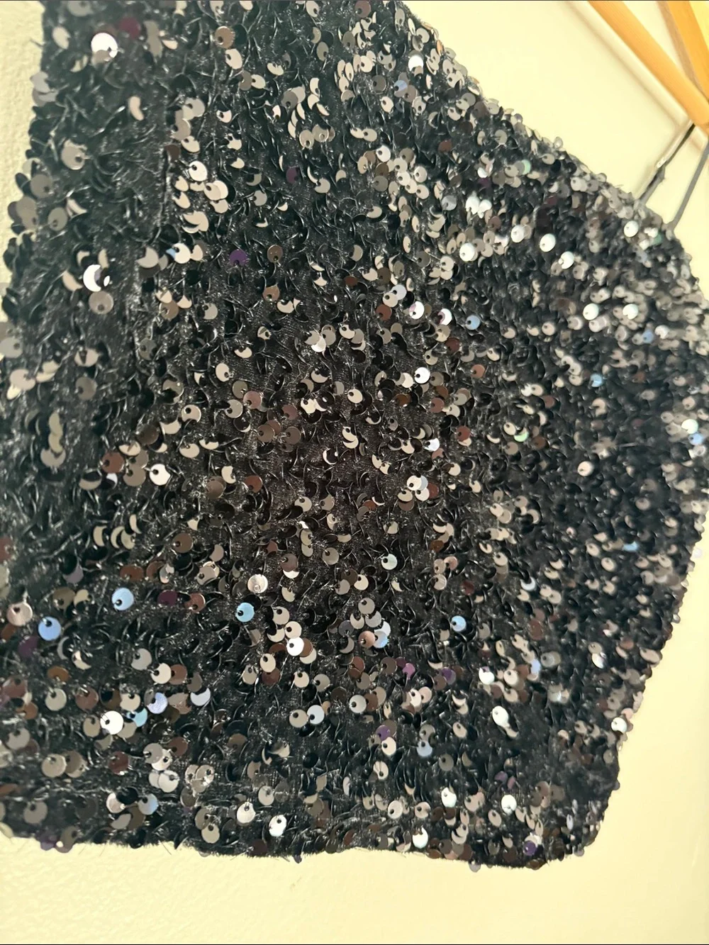 Sadie & Sage Black Sequin Spaghetti Strap Crop Top XS - Picture 2 of 5